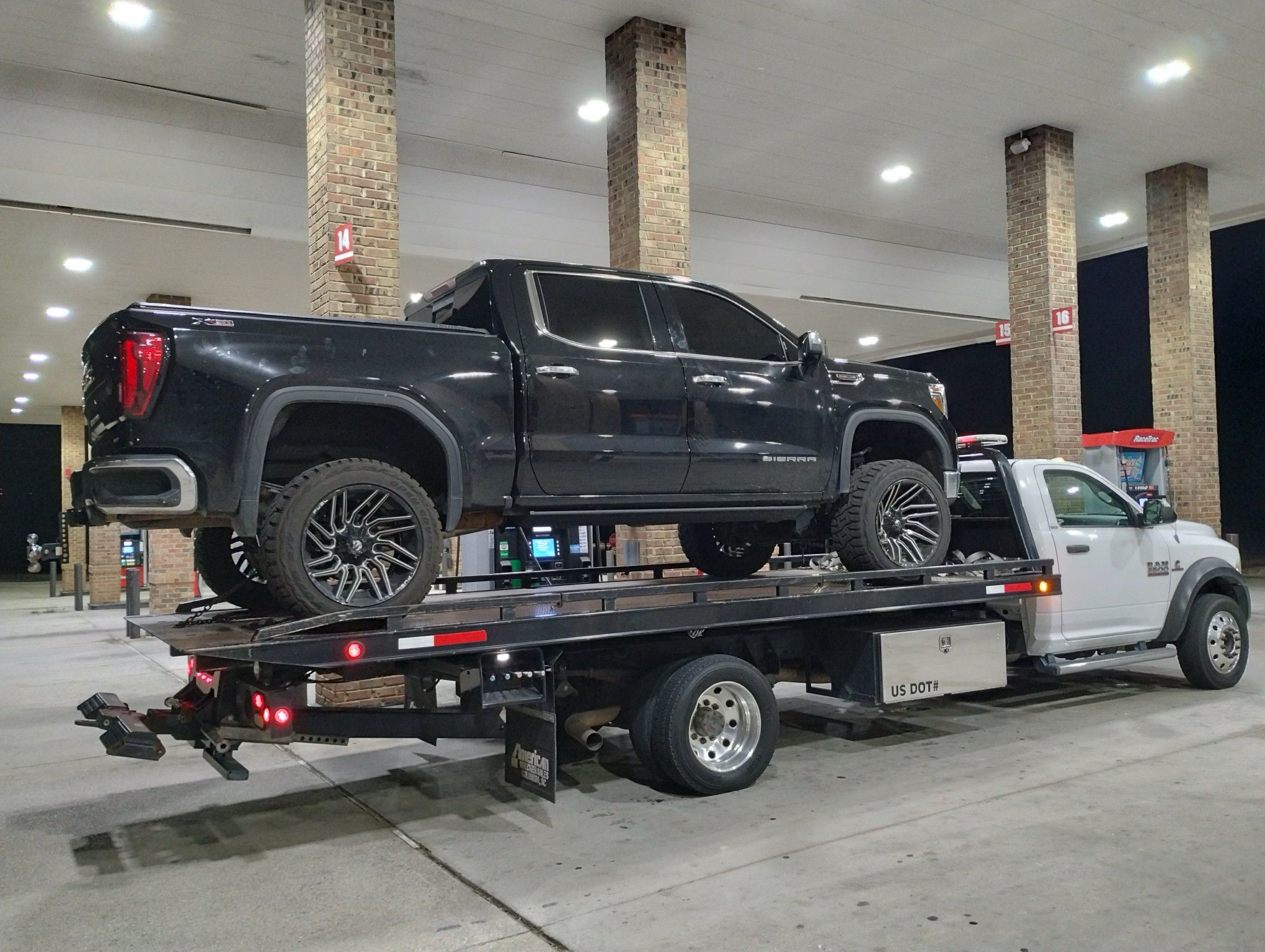 Baker's Towing wrecker and flatbed service in Ringgold and Chattanooga
