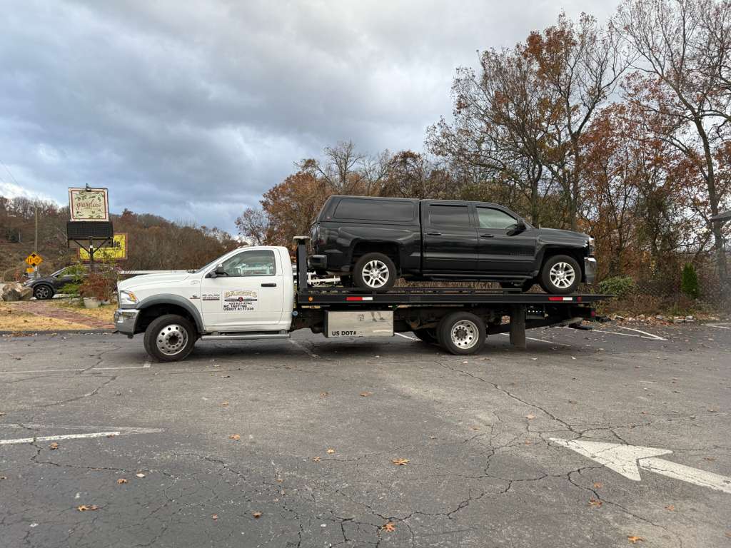 Wrecker on I-75 Ringgold GA
