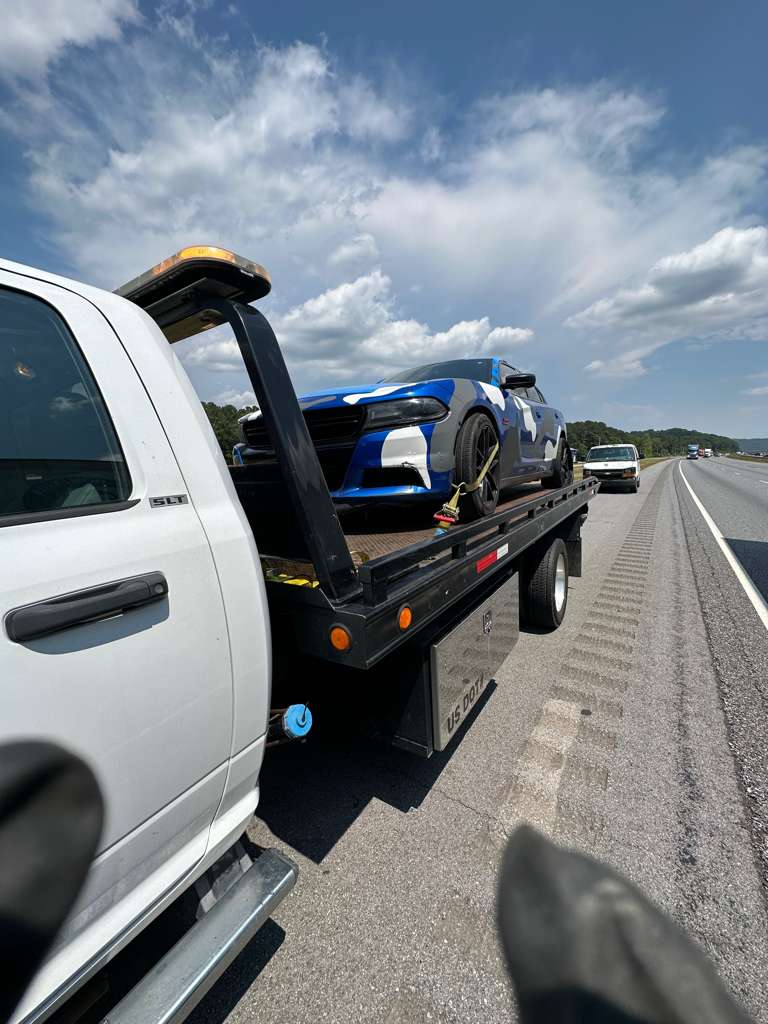 Light-duty towing and flatbed service